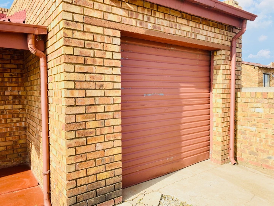 3 Bedroom Property for Sale in Tsakane Gauteng