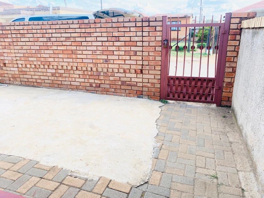 3 Bedroom Property for Sale in Tsakane Gauteng