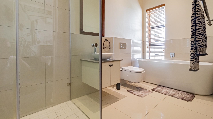 5 Bedroom Property for Sale in Blue Hills Equestrian Estate Gauteng