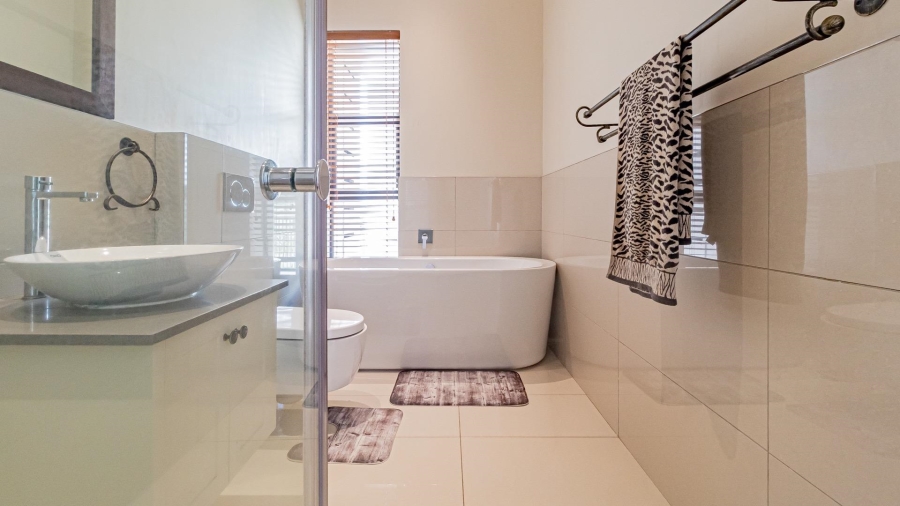 5 Bedroom Property for Sale in Blue Hills Equestrian Estate Gauteng