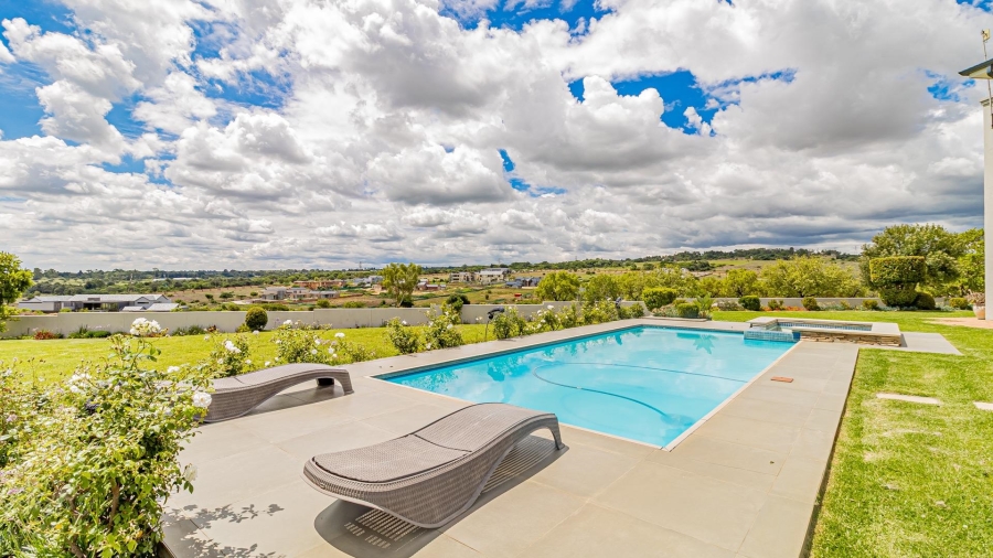 5 Bedroom Property for Sale in Blue Hills Equestrian Estate Gauteng