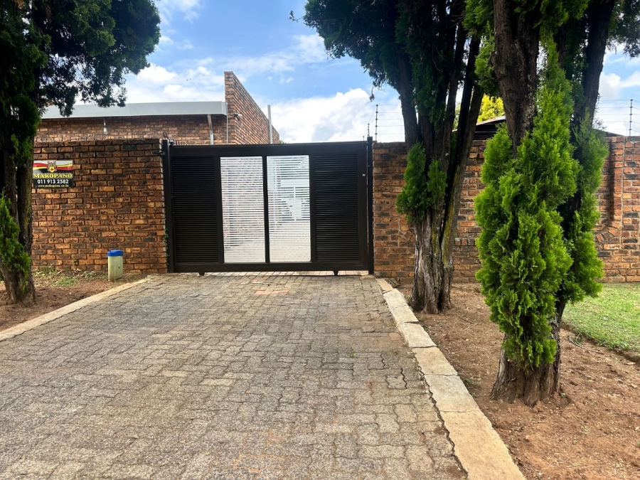 To Let 1 Bedroom Property for Rent in Sunward Park Gauteng