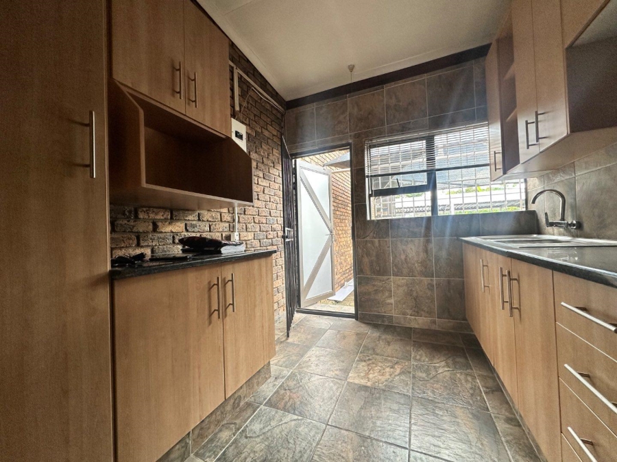 To Let 1 Bedroom Property for Rent in Sunward Park Gauteng