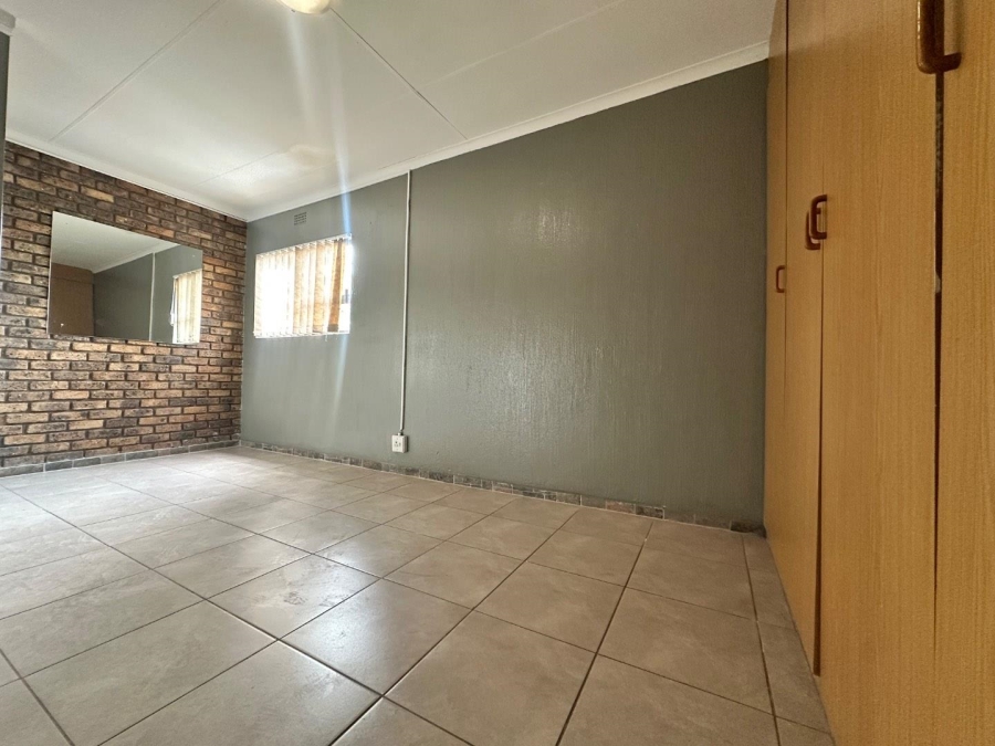 To Let 1 Bedroom Property for Rent in Sunward Park Gauteng