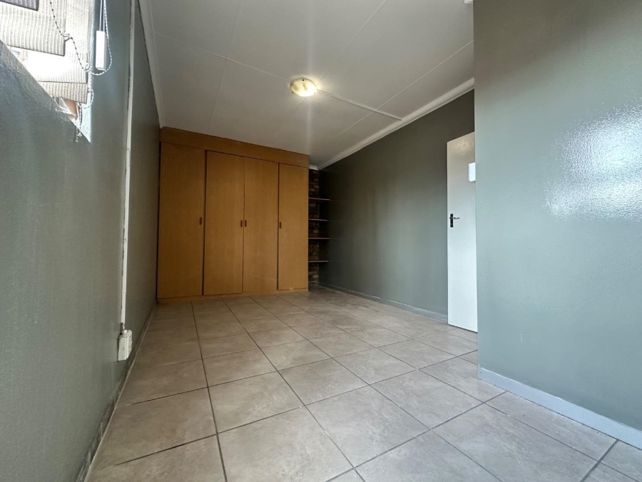 To Let 1 Bedroom Property for Rent in Sunward Park Gauteng