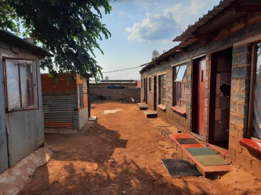 6 Bedroom Property for Sale in Ivory Park Gauteng