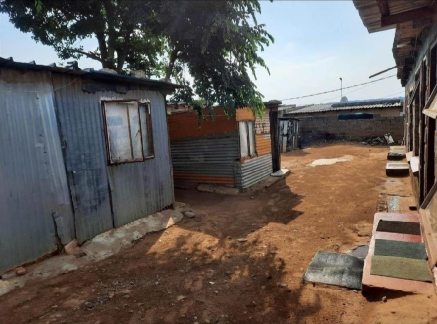 6 Bedroom Property for Sale in Ivory Park Gauteng