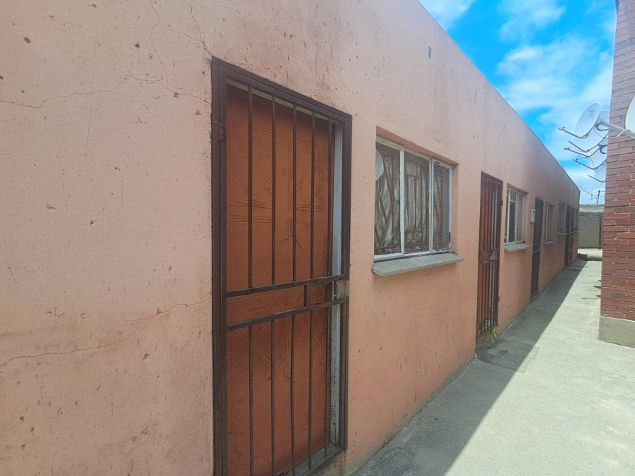 1 Bedroom Property for Sale in Kaalfontein Gauteng