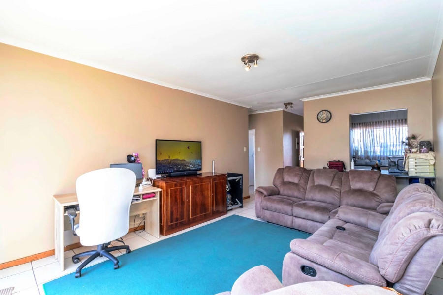 2 Bedroom Property for Sale in Buccleuch Gauteng