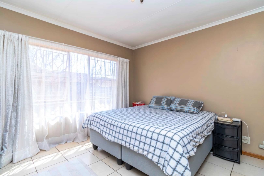 2 Bedroom Property for Sale in Buccleuch Gauteng