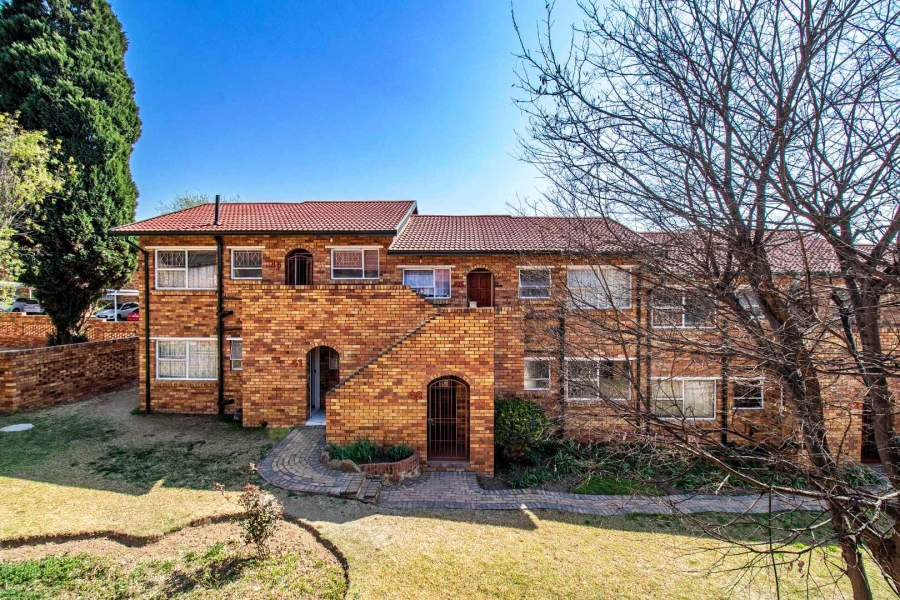 2 Bedroom Property for Sale in Buccleuch Gauteng