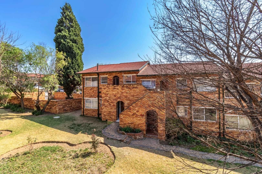 2 Bedroom Property for Sale in Buccleuch Gauteng