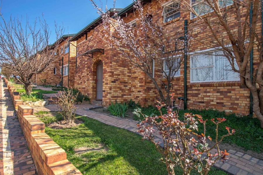 2 Bedroom Property for Sale in Buccleuch Gauteng