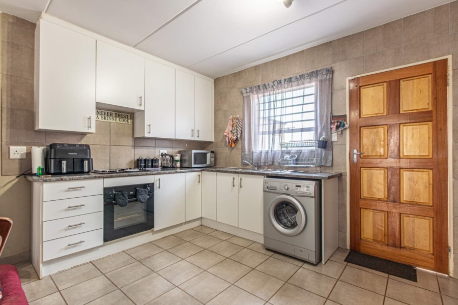 To Let 3 Bedroom Property for Rent in Wilgeheuwel Gauteng