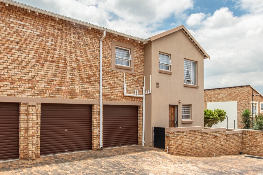 To Let 3 Bedroom Property for Rent in Wilgeheuwel Gauteng