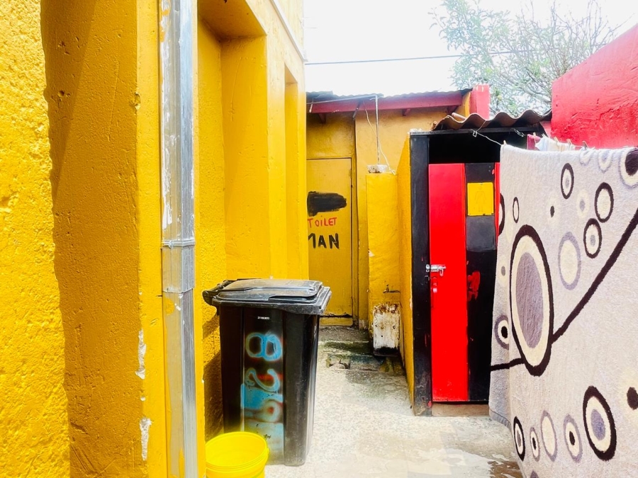 8 Bedroom Property for Sale in Mapetla Gauteng