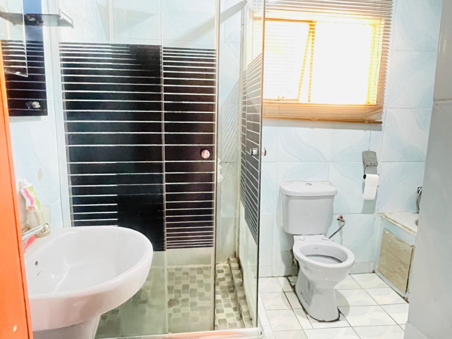 8 Bedroom Property for Sale in Mapetla Gauteng