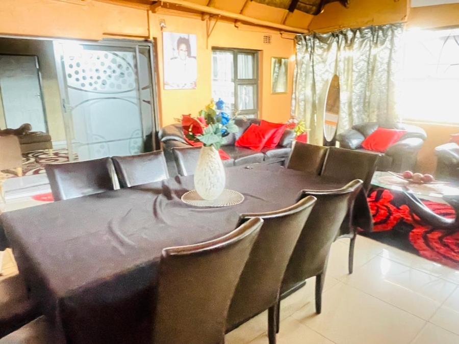 8 Bedroom Property for Sale in Mapetla Gauteng