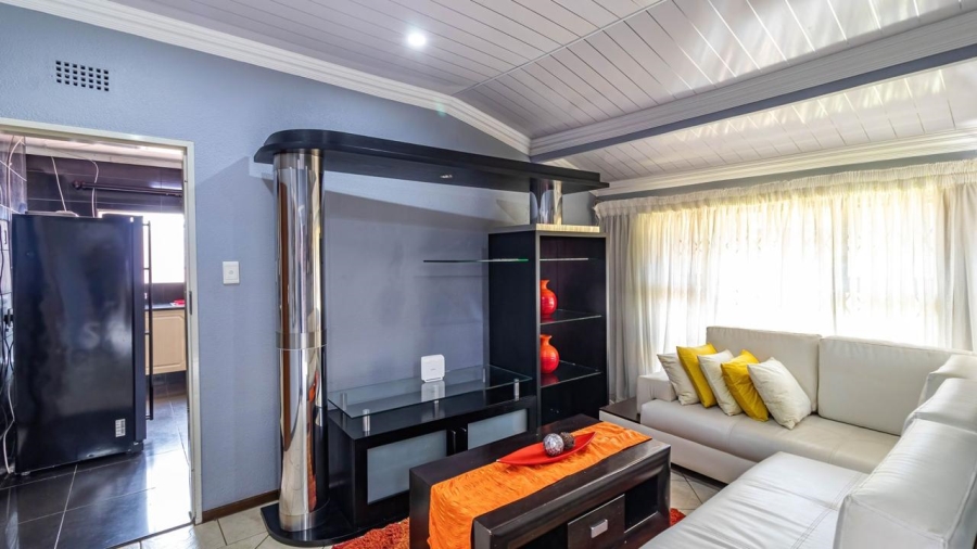 5 Bedroom Property for Sale in Glenvista Gauteng