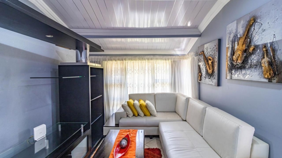 5 Bedroom Property for Sale in Glenvista Gauteng