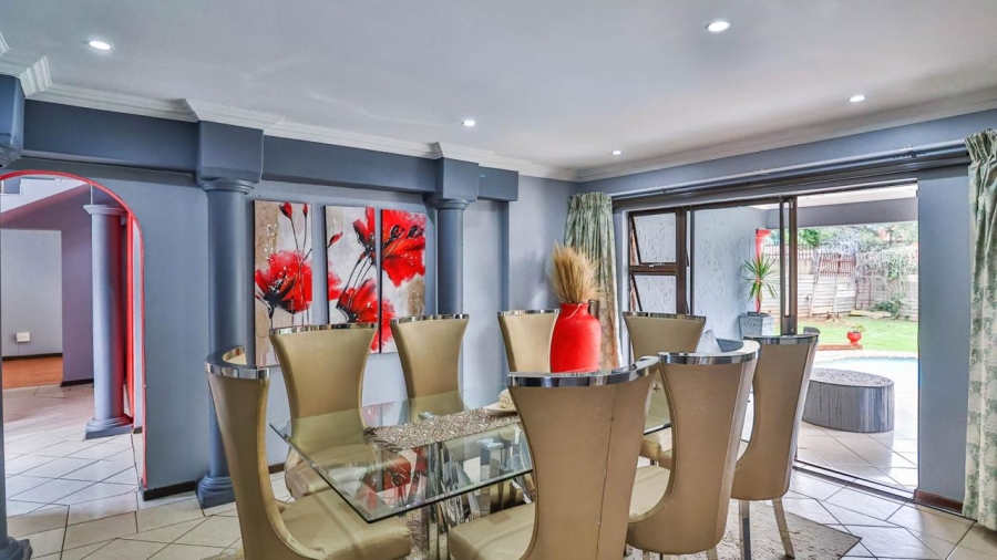 5 Bedroom Property for Sale in Glenvista Gauteng