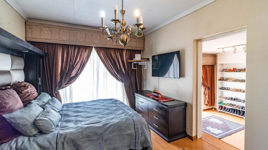 5 Bedroom Property for Sale in Glenvista Gauteng