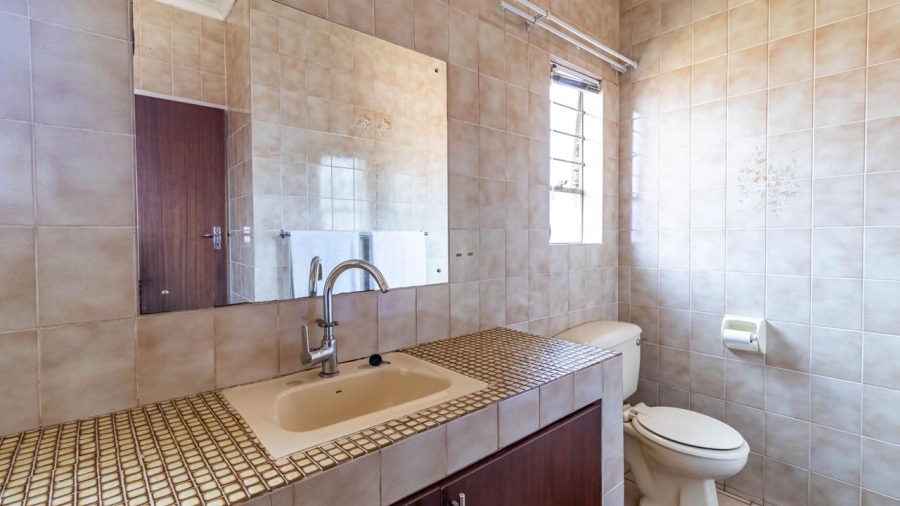 5 Bedroom Property for Sale in Glenvista Gauteng