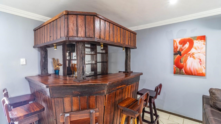 5 Bedroom Property for Sale in Glenvista Gauteng