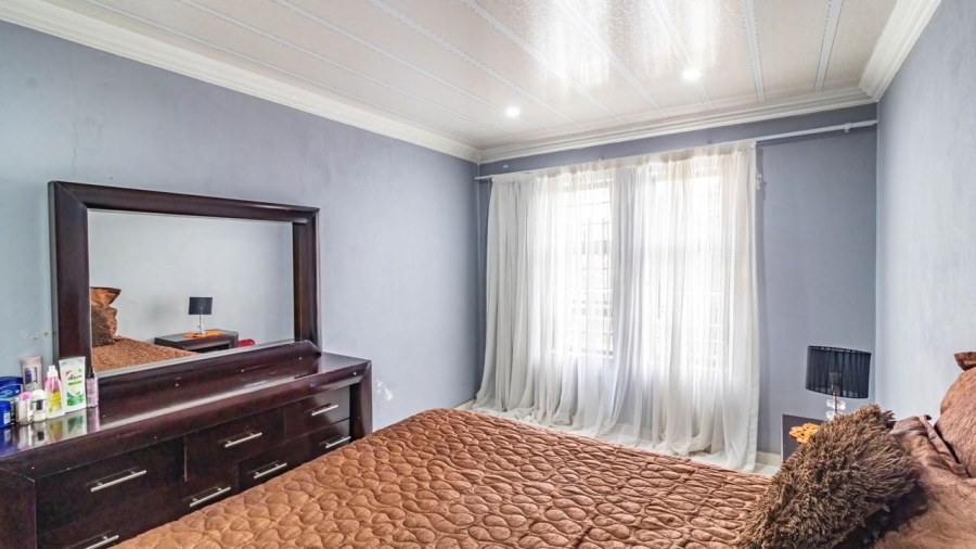 5 Bedroom Property for Sale in Glenvista Gauteng