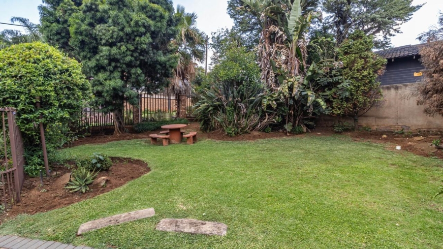 5 Bedroom Property for Sale in Glenvista Gauteng