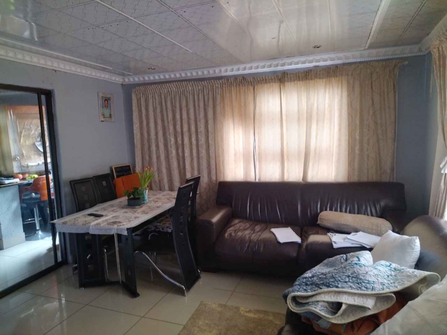 2 Bedroom Property for Sale in Winterveldt Gauteng