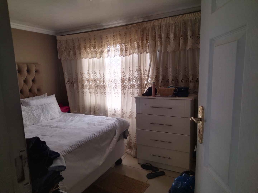 2 Bedroom Property for Sale in Winterveldt Gauteng