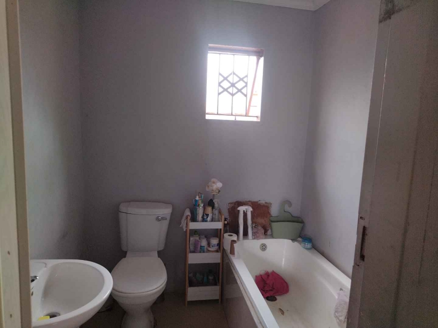 2 Bedroom Property for Sale in Winterveldt Gauteng
