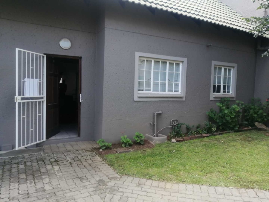 2 Bedroom Property for Sale in Bassonia Gauteng
