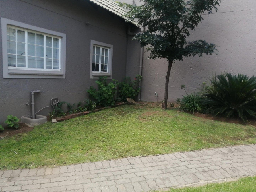 2 Bedroom Property for Sale in Bassonia Gauteng