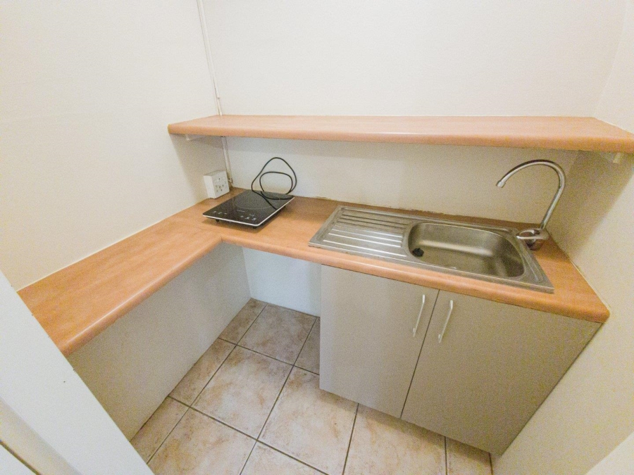 To Let 1 Bedroom Property for Rent in Waterkloof Gauteng