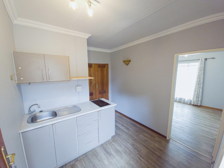 To Let 1 Bedroom Property for Rent in Waterkloof Gauteng