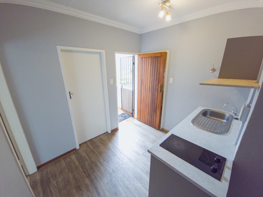 To Let 1 Bedroom Property for Rent in Waterkloof Gauteng