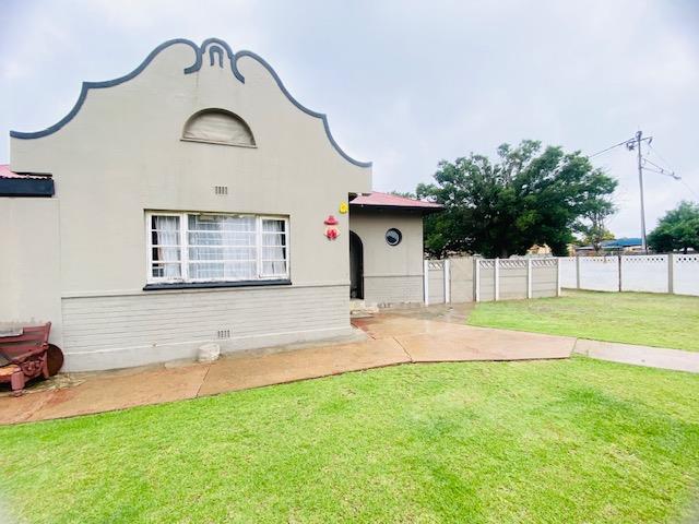 3 Bedroom Property for Sale in Dunnottar Gauteng