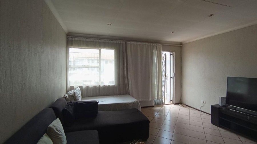 3 Bedroom Property for Sale in Die Hoewes Gauteng