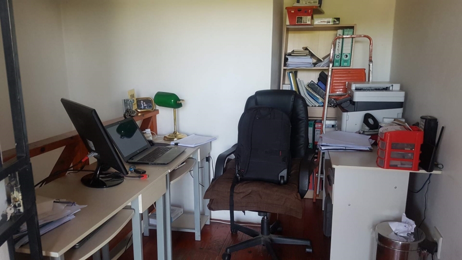 To Let 1 Bedroom Property for Rent in Robindale Gauteng