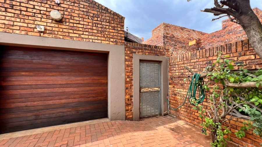 3 Bedroom Property for Sale in Actonville Gauteng