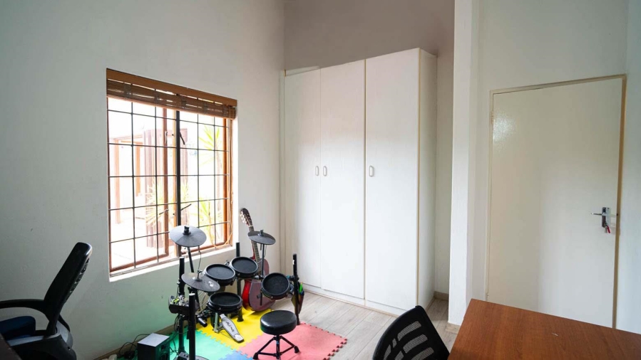 4 Bedroom Property for Sale in North Riding Gauteng