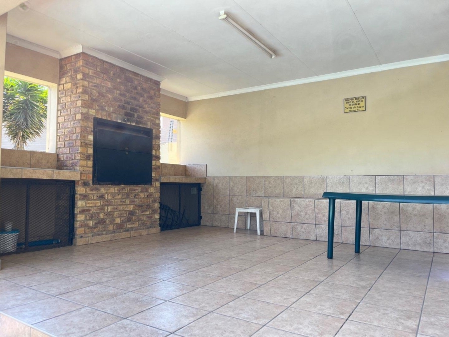 2 Bedroom Property for Sale in Rembrandt Park Gauteng