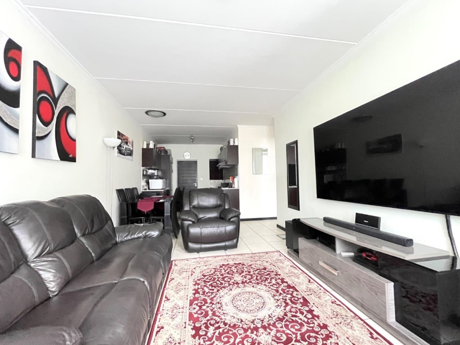 2 Bedroom Property for Sale in Greenstone Gate Gauteng