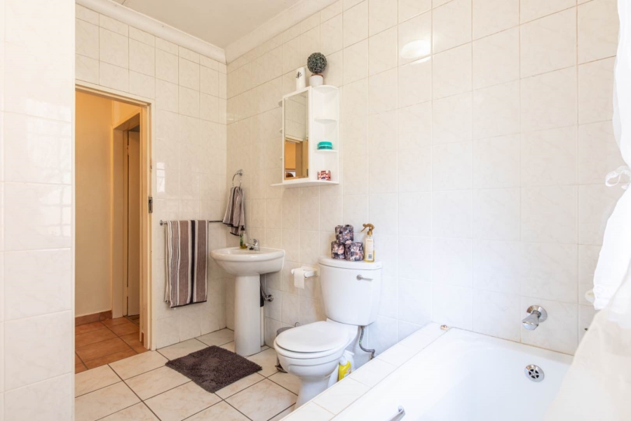 3 Bedroom Property for Sale in Noordheuwel Gauteng