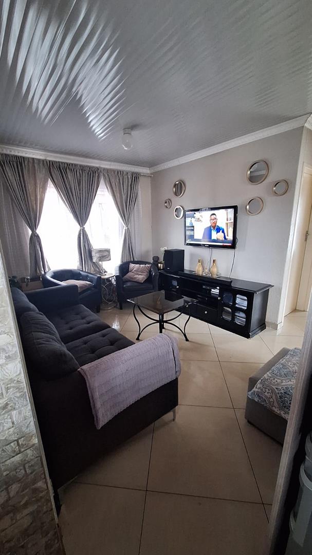 2 Bedroom Property for Sale in Soshanguve VV Gauteng