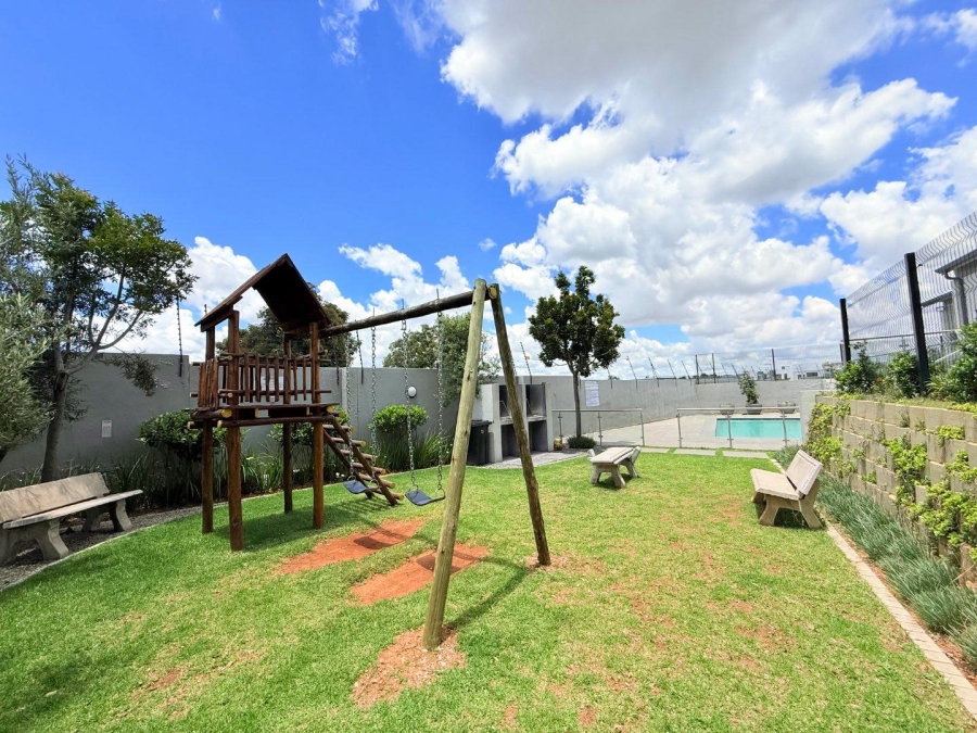 2 Bedroom Property for Sale in Midridge Park Gauteng