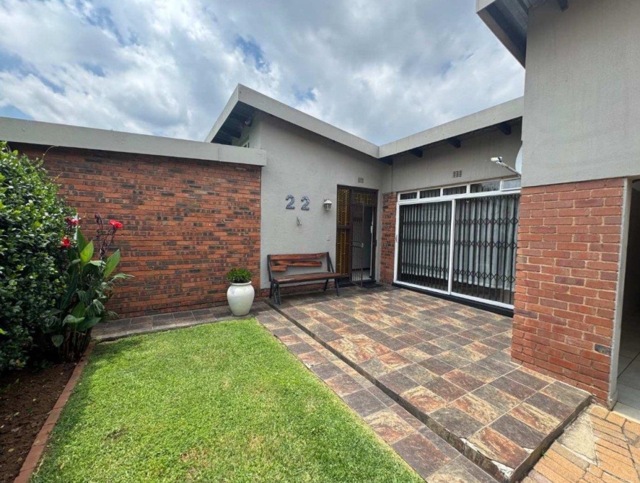 4 Bedroom Property for Sale in Verwoerdpark Gauteng