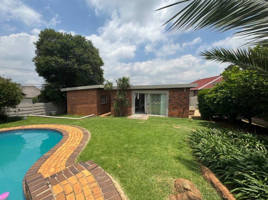 4 Bedroom Property for Sale in Verwoerdpark Gauteng
